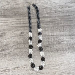 White stones & Silver Beads Choker Necklace